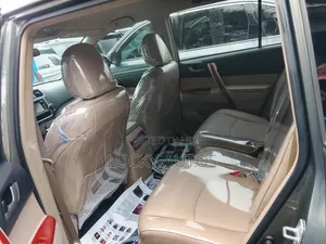 Toyota Highlander 2012 Green