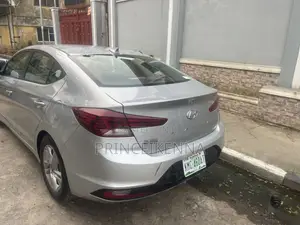 Hyundai Elantra 2020 Silver
