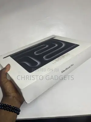 New Laptop Apple MacBook Pro 2024 M4 24GB Apple M4 SSD 512GB