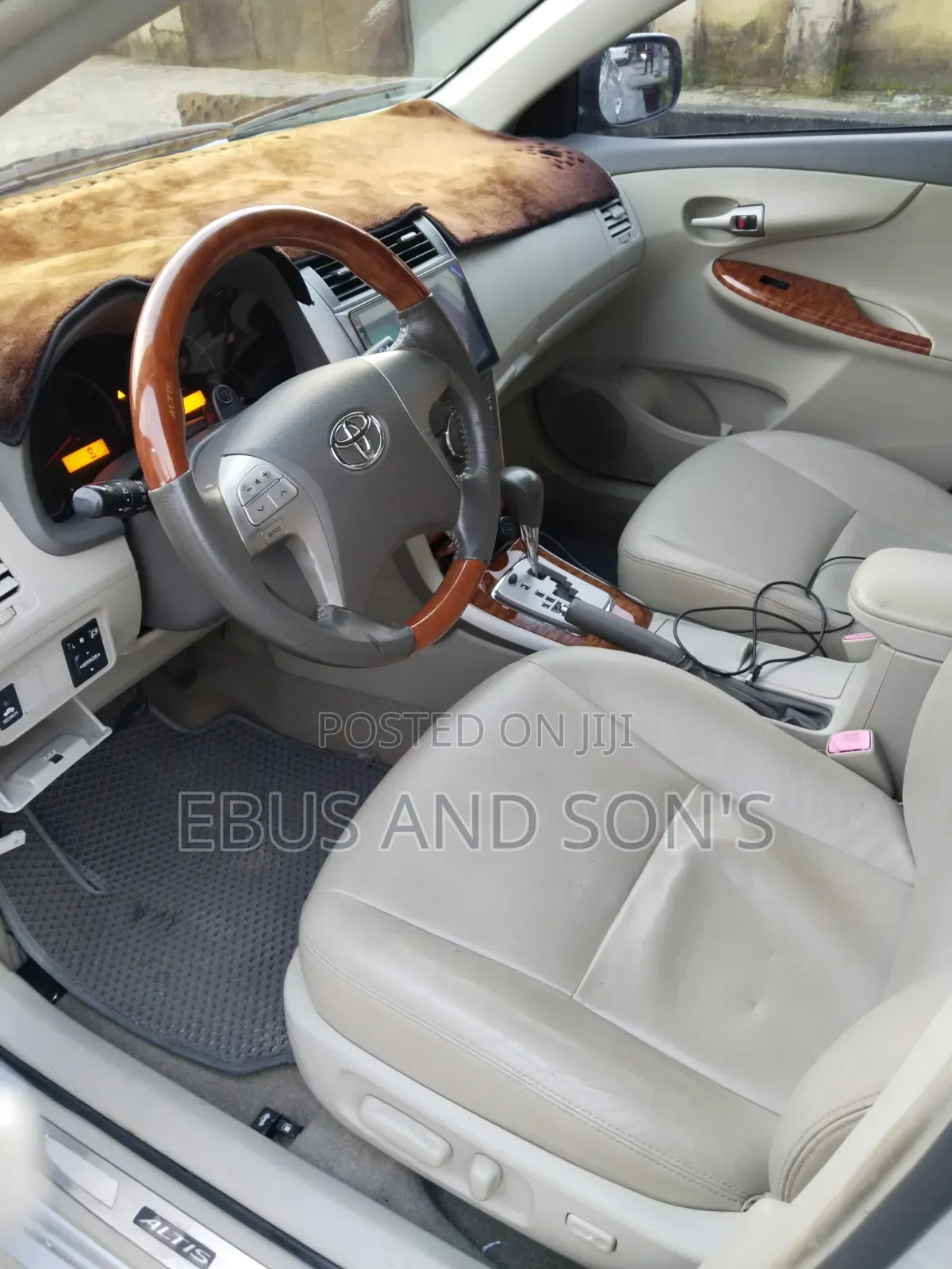 Toyota Corolla 2010 Silver
