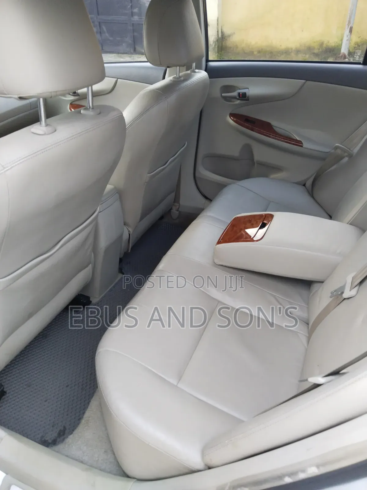 Toyota Corolla 2010 Silver