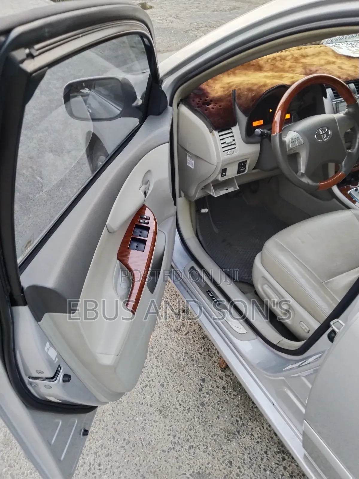 Toyota Corolla 2010 Silver