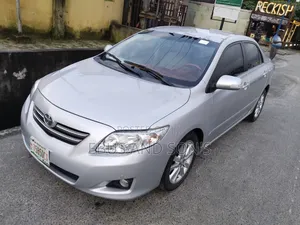 Toyota Corolla 2010 Silver