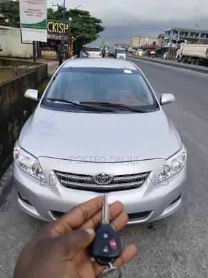 Toyota Corolla 2010 Silver