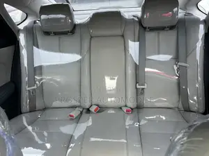 Toyota Avalon Limited 4dr Sedan (3.5L 6cyl 6A) 2014 Silver
