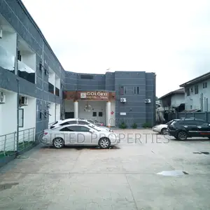 A Functional Hotel With Swimming Pool in a Busy Area in Uniport