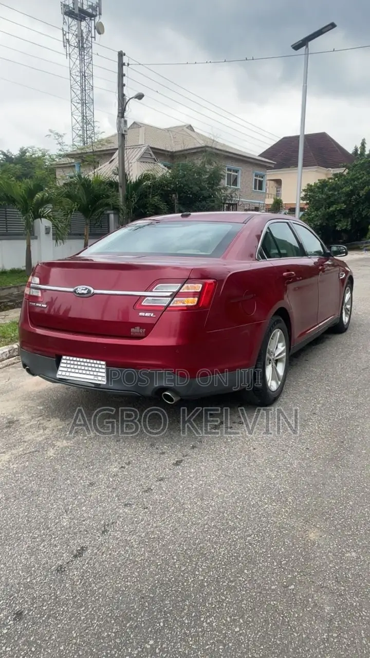 Ford Taurus 2013 Red