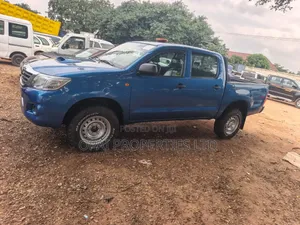 Toyota Hilux 2014 Blue