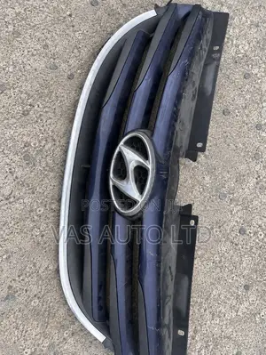2015 Hyundai Accent Front Upper Grille.