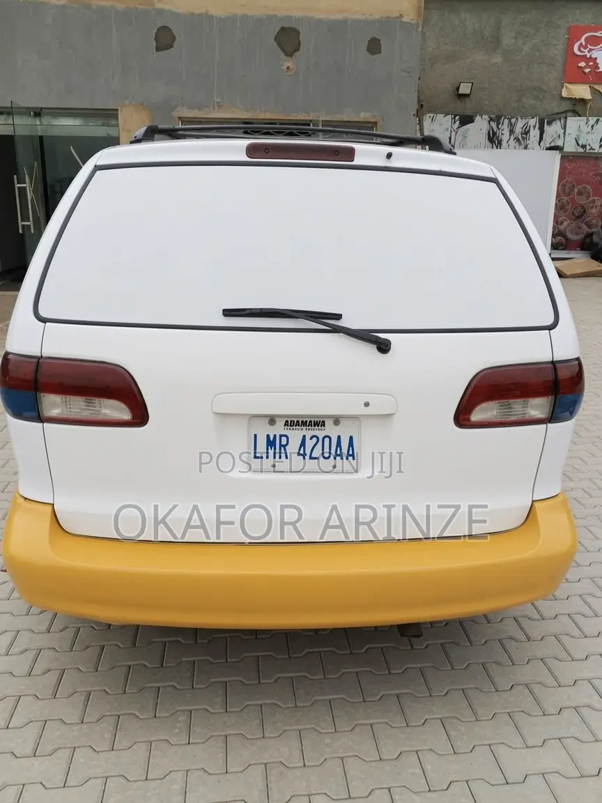 Toyota Sienna LE 2001 Gray