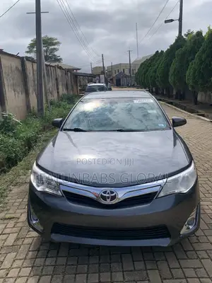 Toyota Camry LE 4dr Sedan (2.5L 4cyl 6A) 2012 Gray