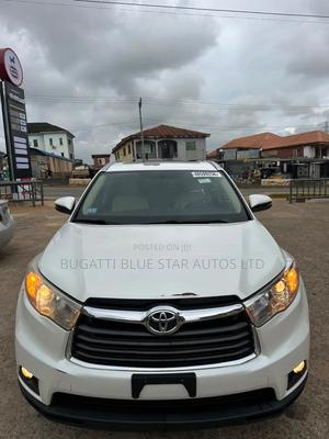 Toyota Highlander XLE V6 4x4 (3.5L 6cyl 6A) 2016 White