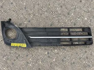 Toyota Camry 2012–2014 Right Fog Light Grille / Cover – Black Chrome