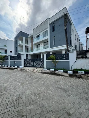 3bdrm Apartment in Osapa london for sale
