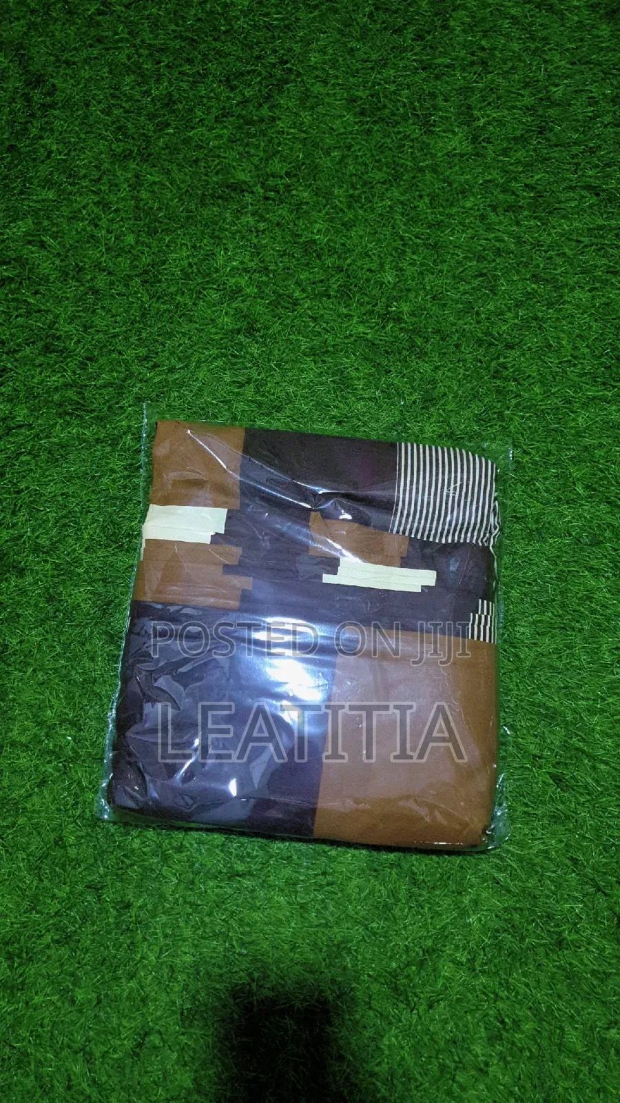 4 Pillows With Bedsheet