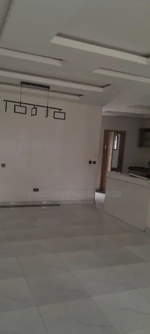 3bdrm Duplex in Ambiance Estate,, Off Lekki-Epe Expressway for rent