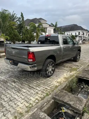 Dodge RAM Pickup 1500 SLT 2012 Green