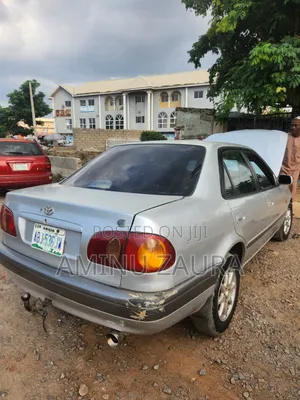 Toyota Corolla 2000 Silver