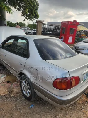 Toyota Corolla 2000 Silver
