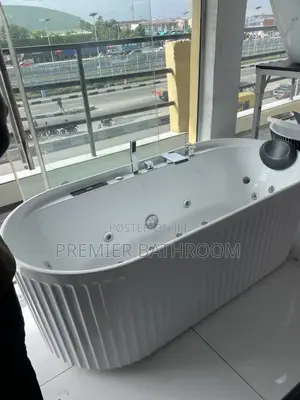 Round Shape Executive Bathtub
