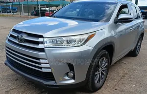 Toyota Highlander XLE 2019 Silver