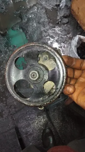 Power Steering Pump Nissan Pathfinder 2005/2006 Model