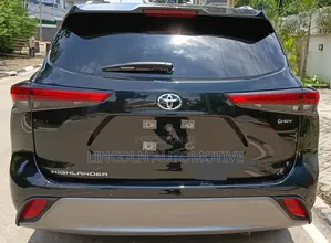Toyota Highlander 2024 Matt Black