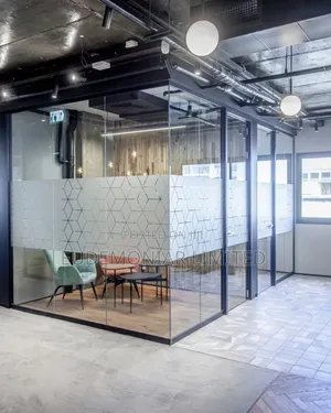 Open-Plan Office Glass Space Division