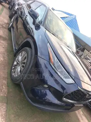 Toyota Highlander 2021 Blue