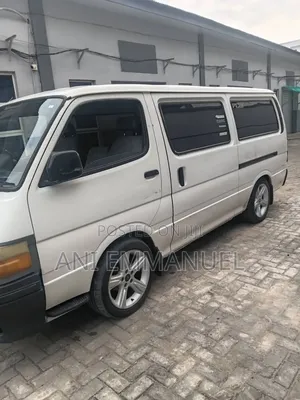 Toyota HiAce 2004 White