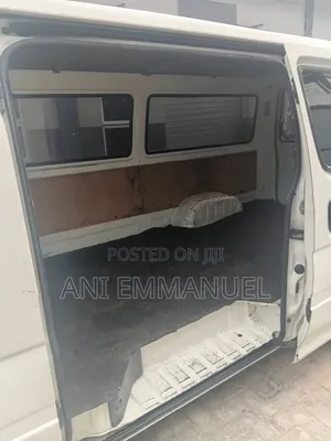 Toyota HiAce 2004 White
