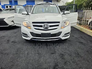 Mercedes-Benz GLK-Class Base GLK 350 4dr AWD 4MATIC (3.5L 6cyl 7A) 2015