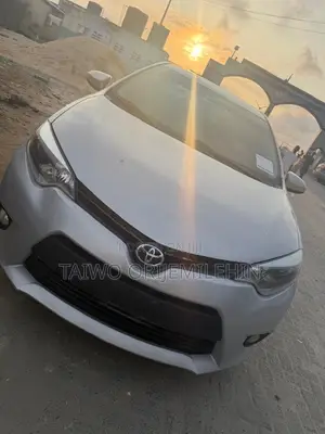Toyota Corolla 2012 Silver