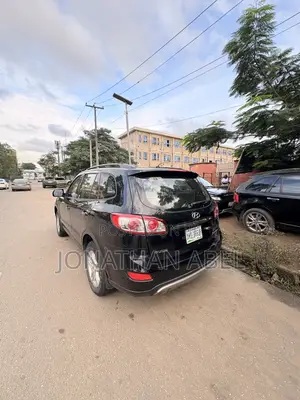 Hyundai Santa Fe 2012 Black