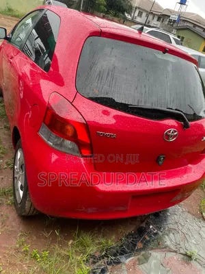Toyota Yaris 2009 Red