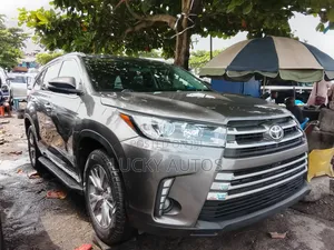 Toyota Highlander 2015 Gray