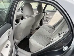 Toyota Corolla LE 4dr Sedan (1.8L 4cyl 4A) 2011 Gray