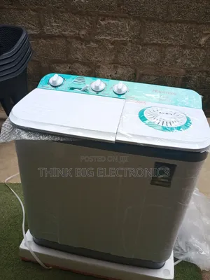 Hisense Compact 7.5Kg Twin Tub Manual Top Load Washer
