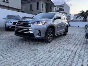 Toyota Highlander XLE V6 4x2 (3.5L 6cyl 6A) 2016 Silver