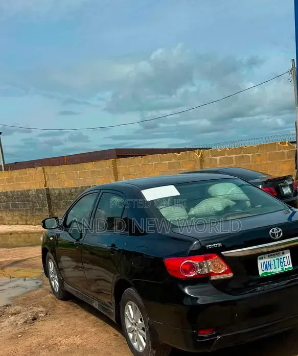 Toyota Corolla 2012 Black