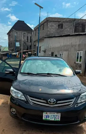 Toyota Corolla 2012 Black