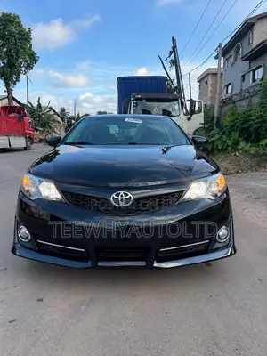 Toyota Camry SE 4dr Sedan (2.5L 4cyl 6A) 2014 Black