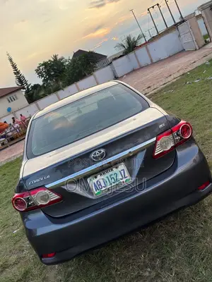Toyota Corolla LE 4dr Sedan (1.8L 4cyl 4A) 2012 Gray