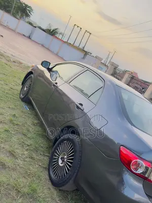 Toyota Corolla LE 4dr Sedan (1.8L 4cyl 4A) 2012 Gray