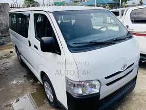 Toyota HiAce 2015 White
