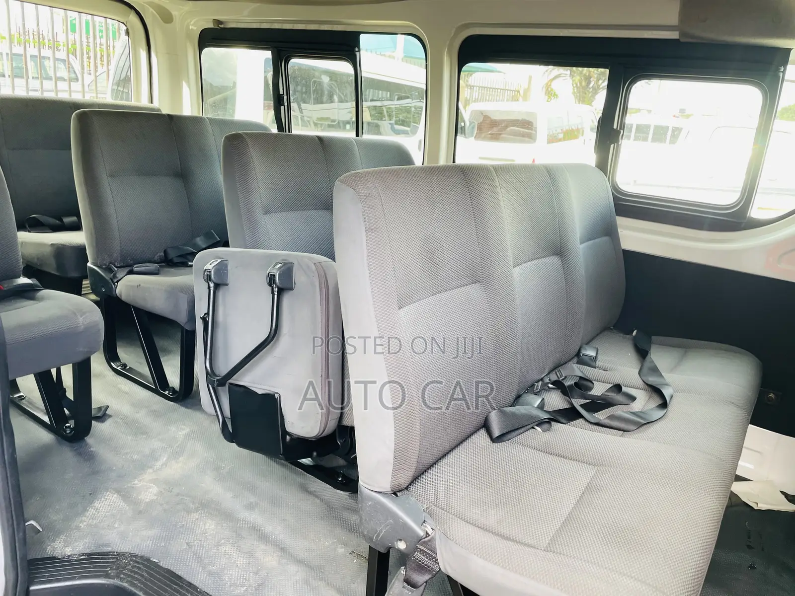 Toyota HiAce 2015 White