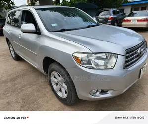Toyota Highlander 2010 Silver