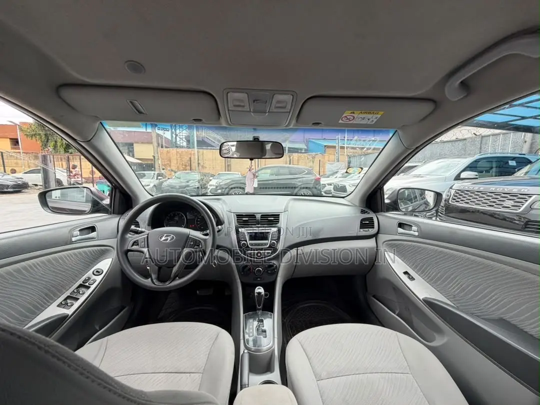 Hyundai Accent 2016 Brown