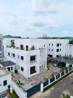 8bdrm Duplex in Maitama District for sale