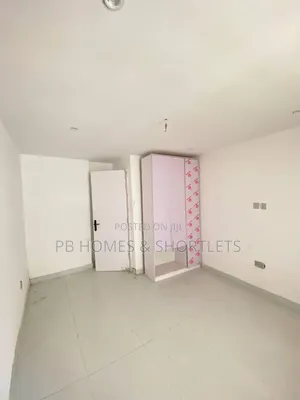 1bdrm Apartment in Lekki Expressway for sale